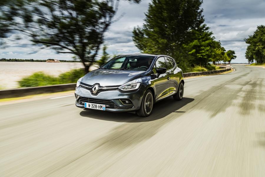  Renault Clio 2016 года  (фото 54 из 80)